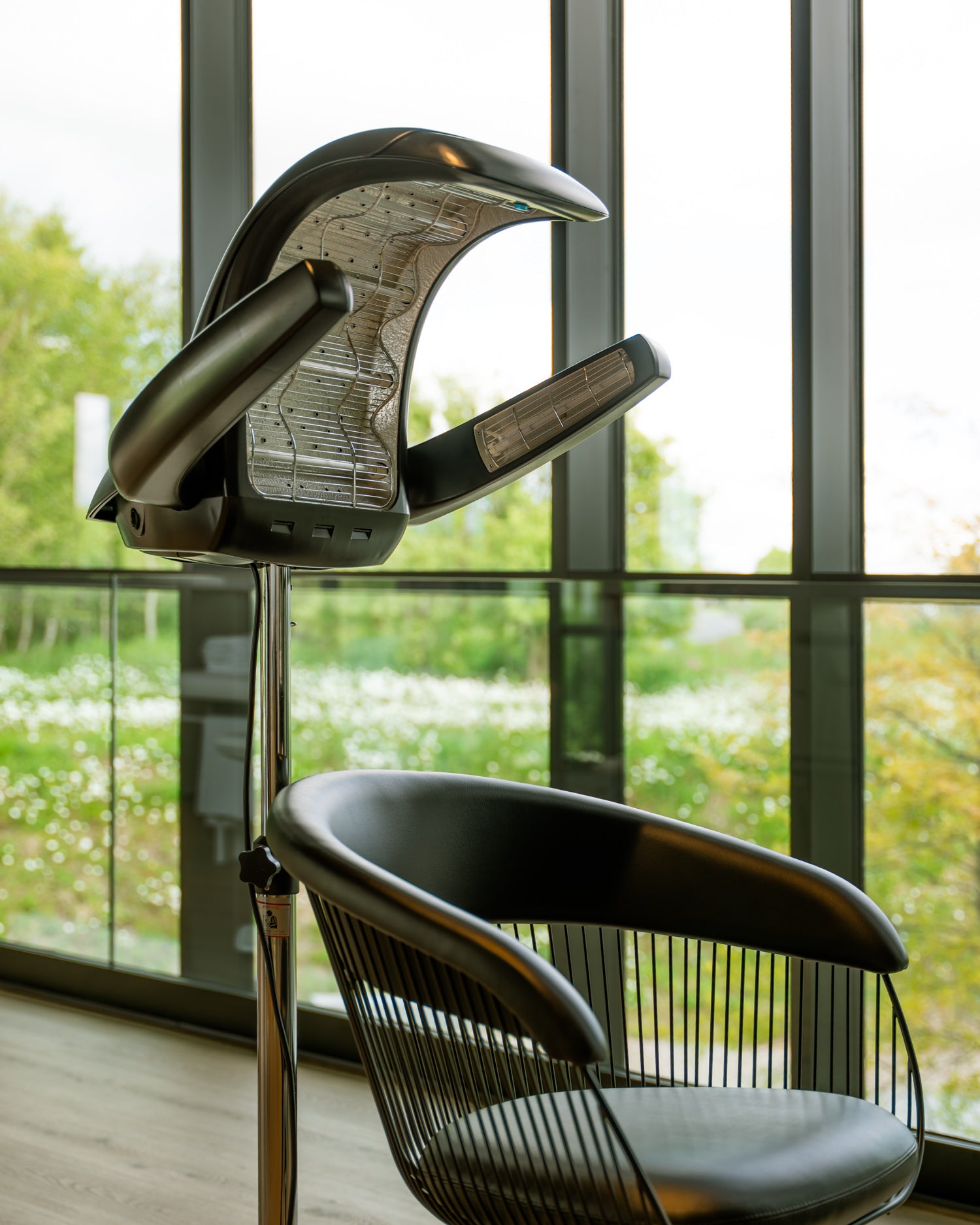 HairMaster 4 - Sort tørrehjelm - Sort krydsfod