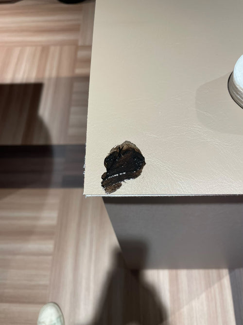 Sådan fjerner du hårfarve fra dine frisørstole
