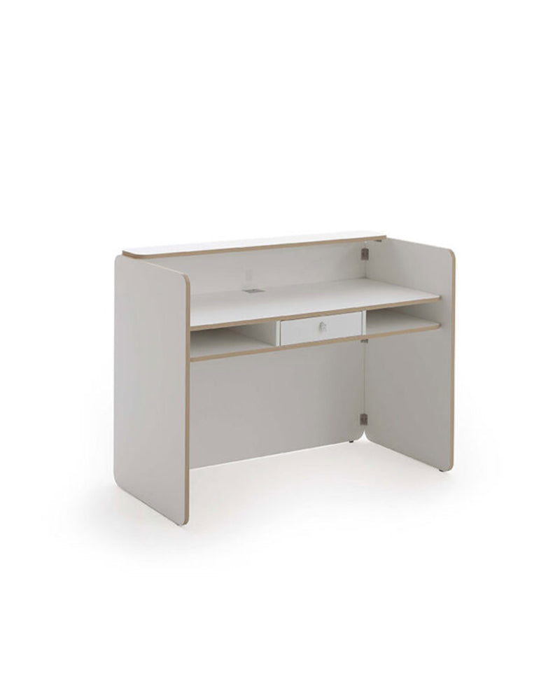 NAT - Hvid receptionsdisk - Kanter i egetræsmønster