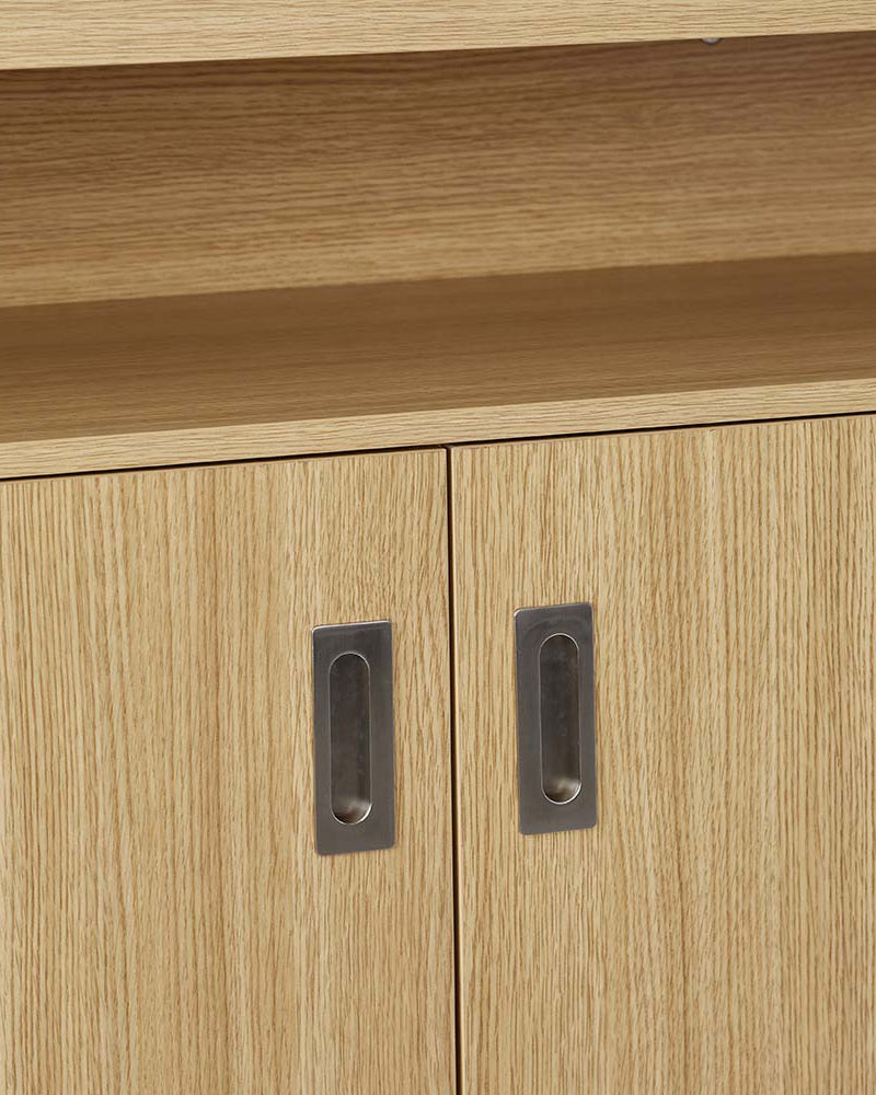 Walker - Receptionsdisk i træ - Indbyggede produkthylder