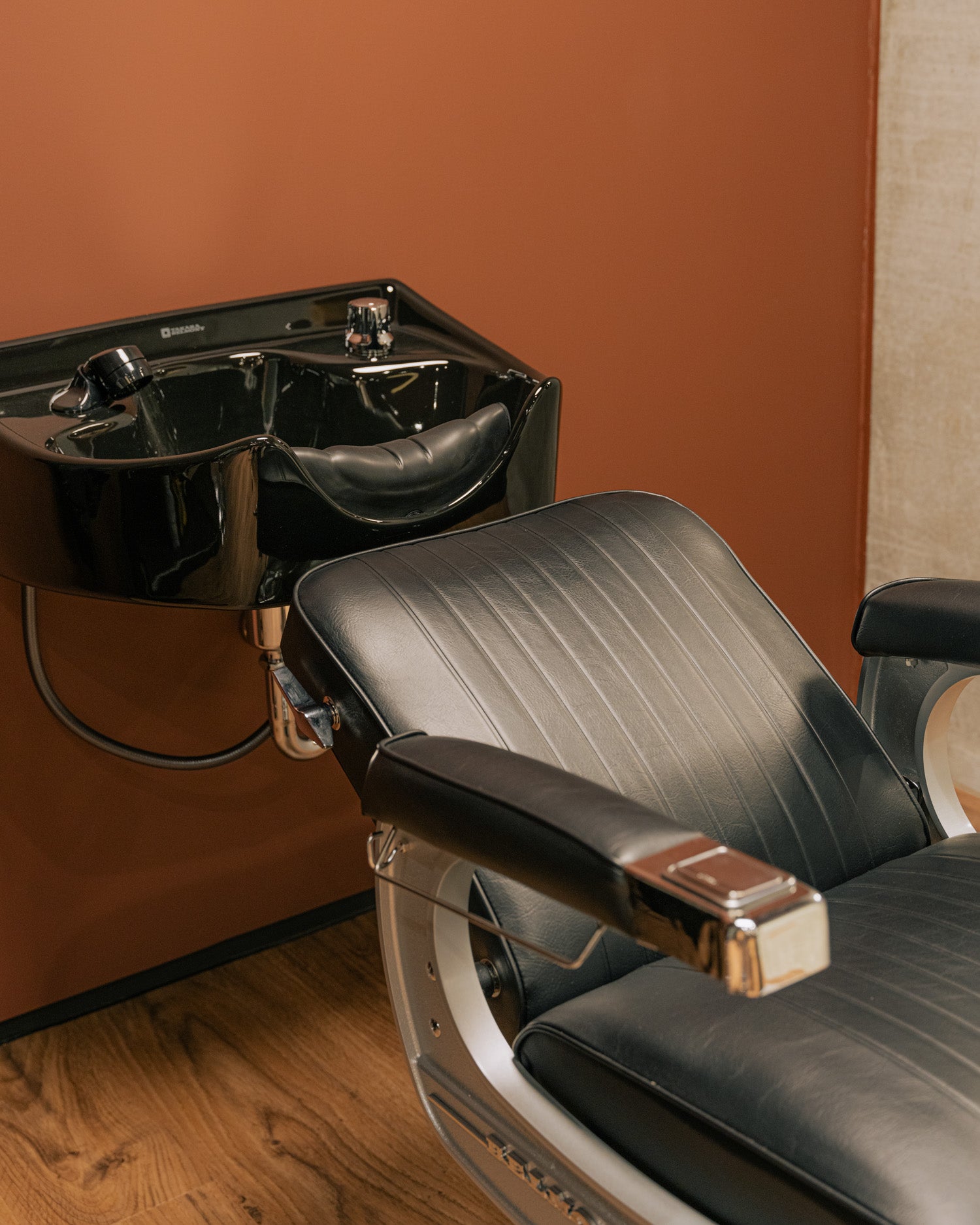 Majolica - Sort barbervask