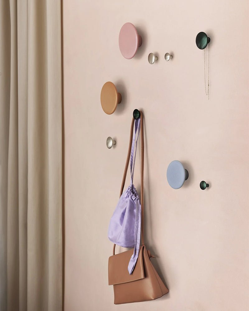 Dots - Knag i orange egetræ - ø17