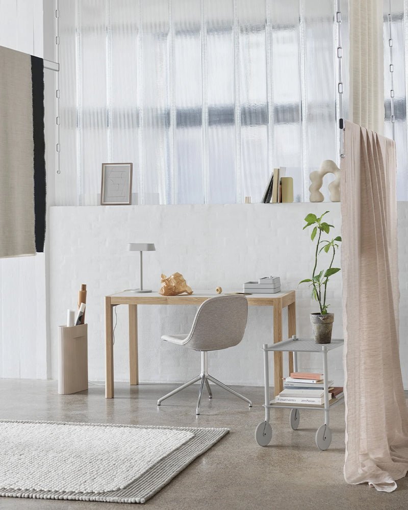 Flow lille - Lysegråt rullebord - Perforeret metal