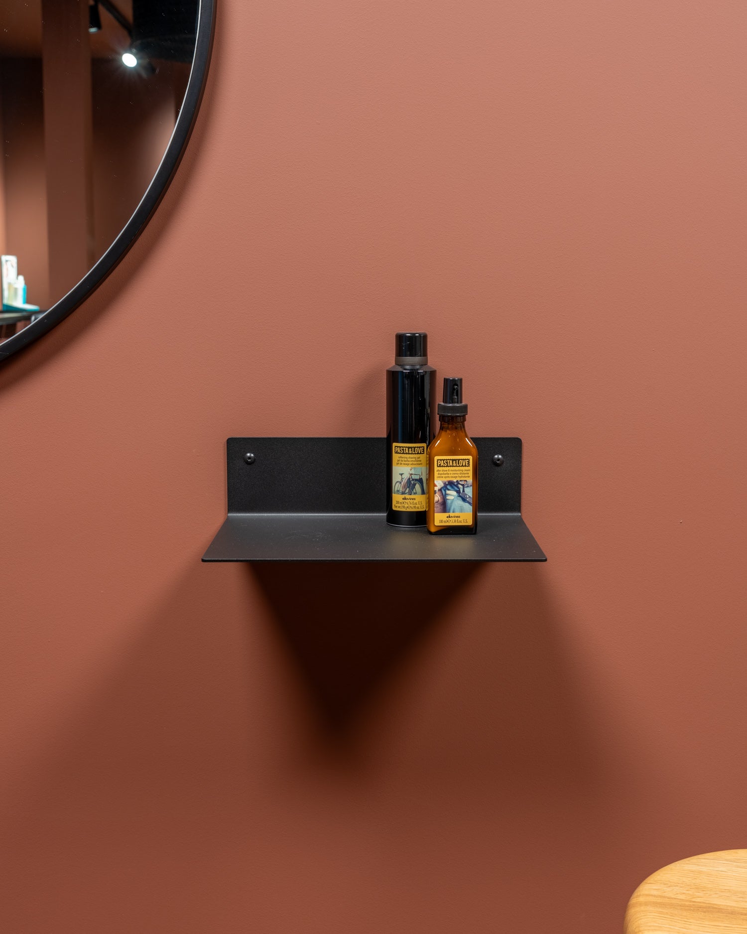 Slim Black - 32cm aluminum shelf in black powder coating